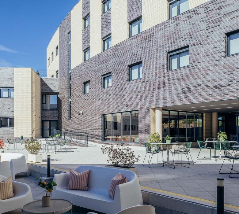 Residencia Universitaria Novel Student Platina