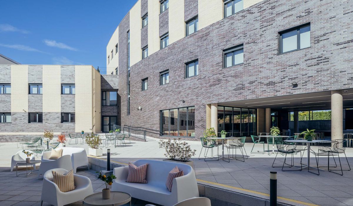 Residencia Universitaria Novel Student Platina