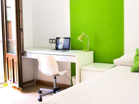 Residencia Universitaria Student Suites