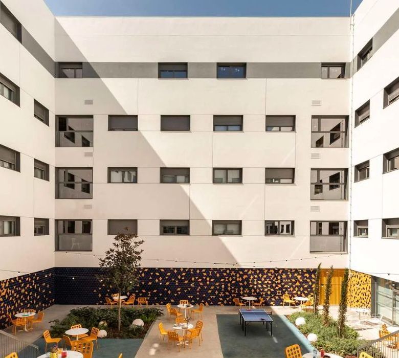 Residencia universitaria Yugo Bermejales Sevilla