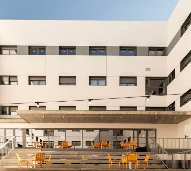 Residencia universitaria Yugo Bermejales Sevilla
