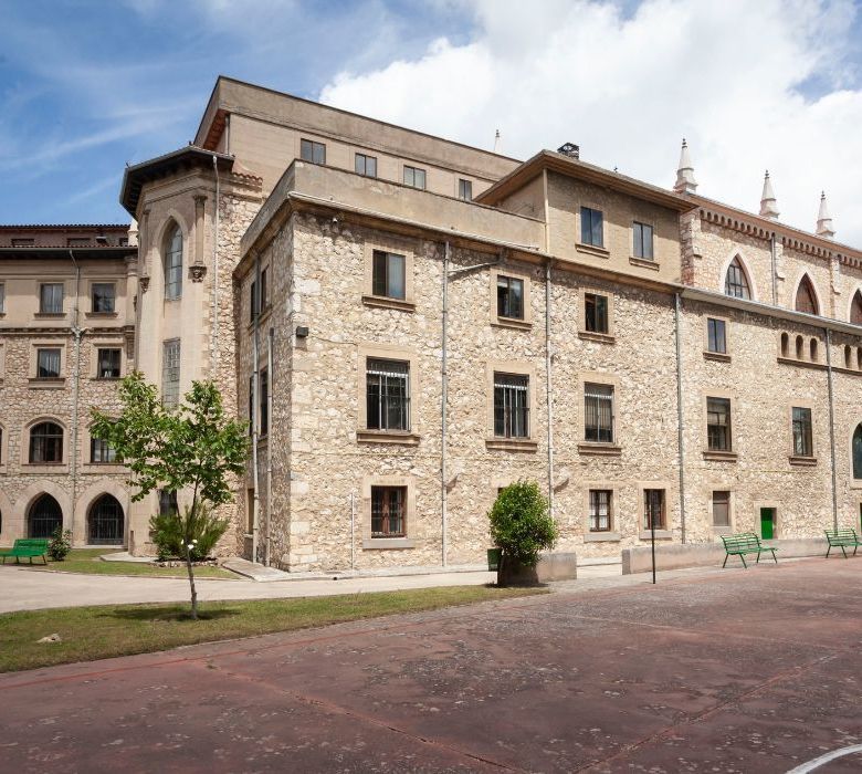 Residencia Campolara Residence Hall