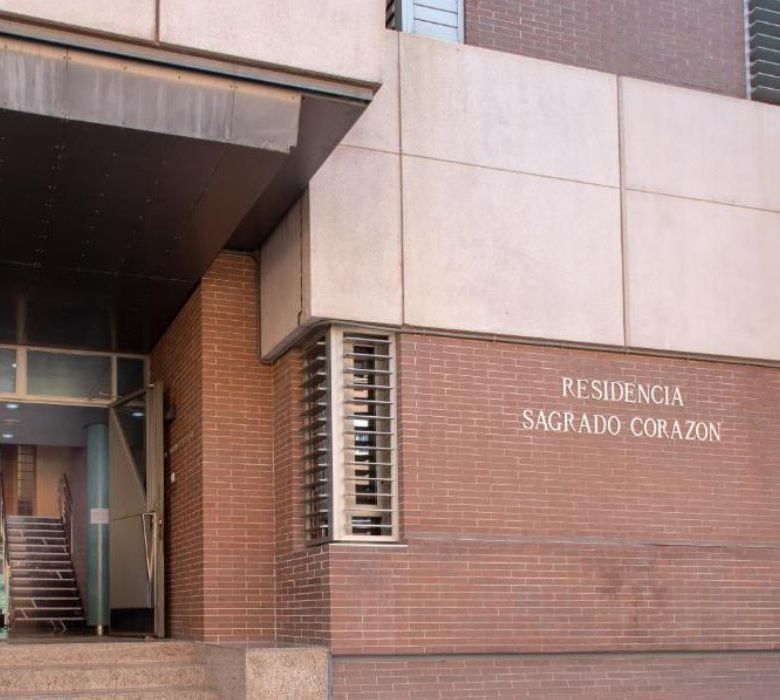 Residencia Larru los Bermejales – Sagrado Corazón