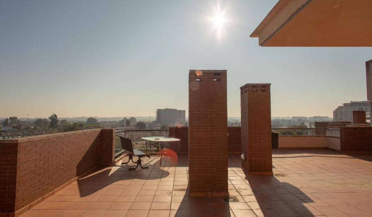 Residencia Larru los Bermejales – Sagrado Corazón