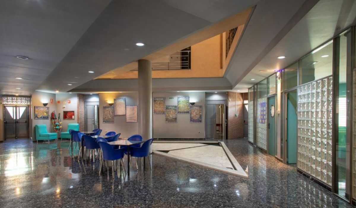 Residencia Larru los Bermejales – Sagrado Corazón