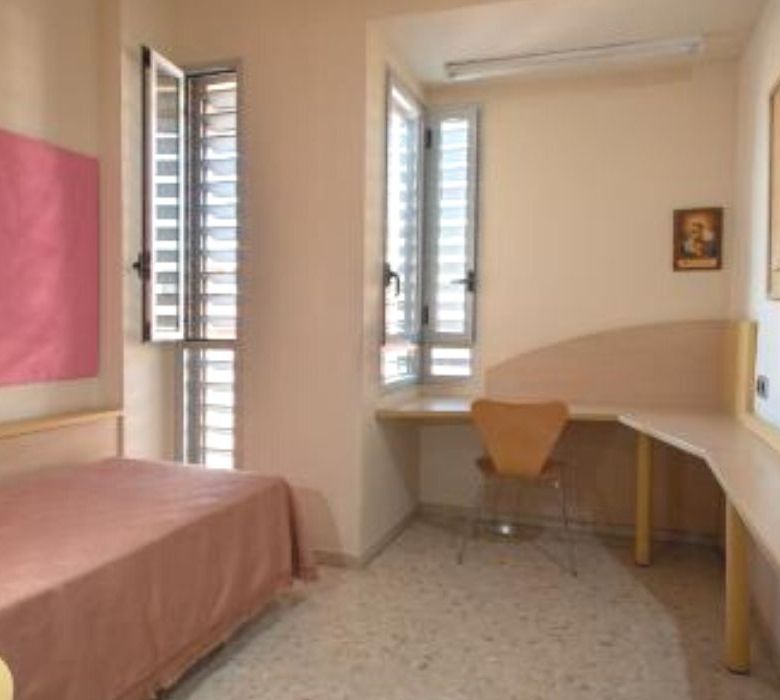 Residencia Larru los Bermejales – Sagrado Corazón