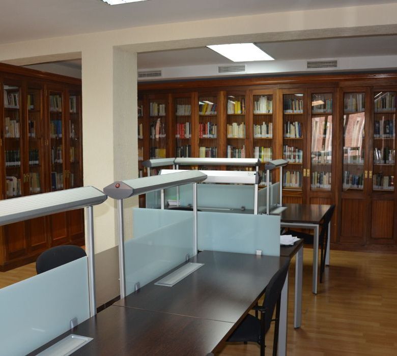 Colegio Mayor Masculino Santillana