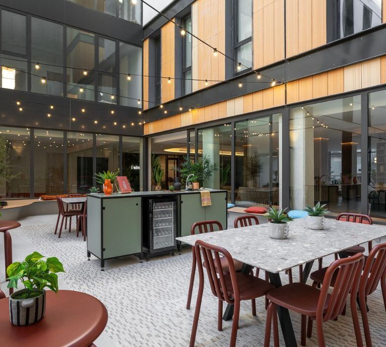 Residencia Universitaria Novel Palm Studios