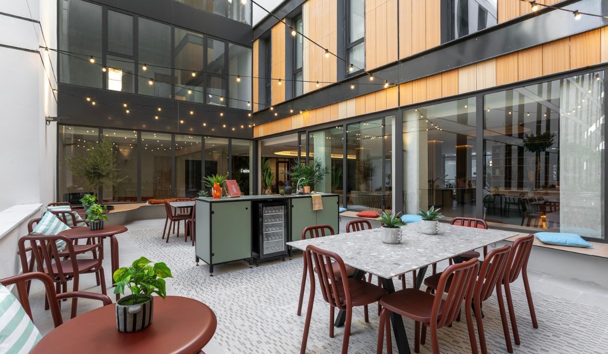 Residencia Universitaria Novel Palm Studios