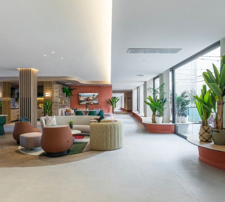 Residencia Universitaria Novel Palm Studios