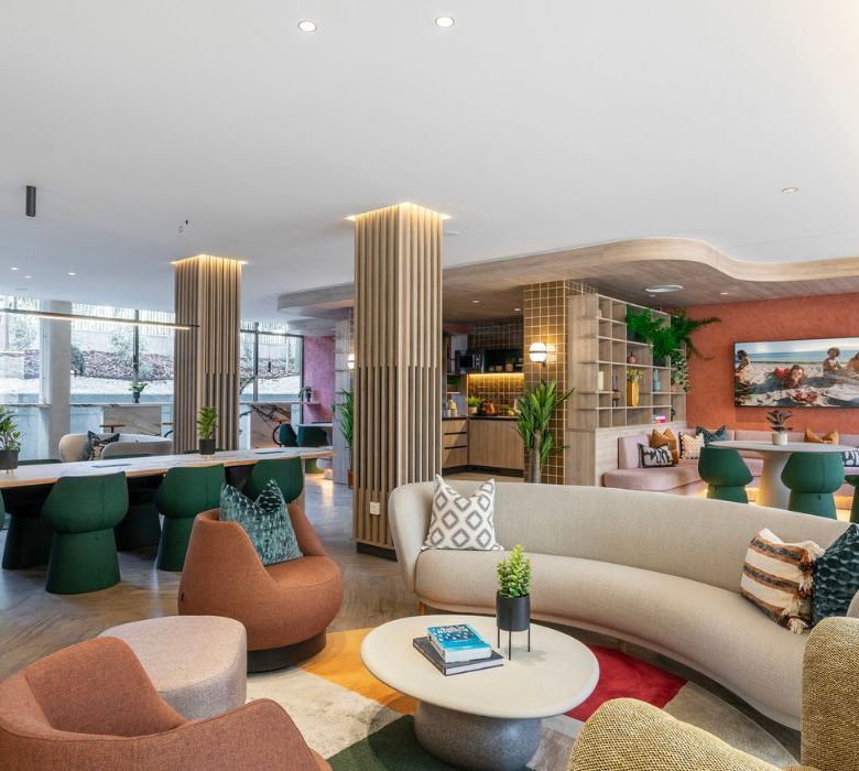 Residencia Universitaria Novel Palm Studios