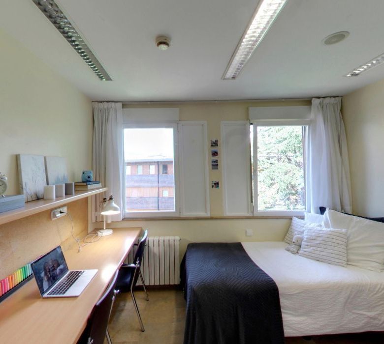 Deusto College