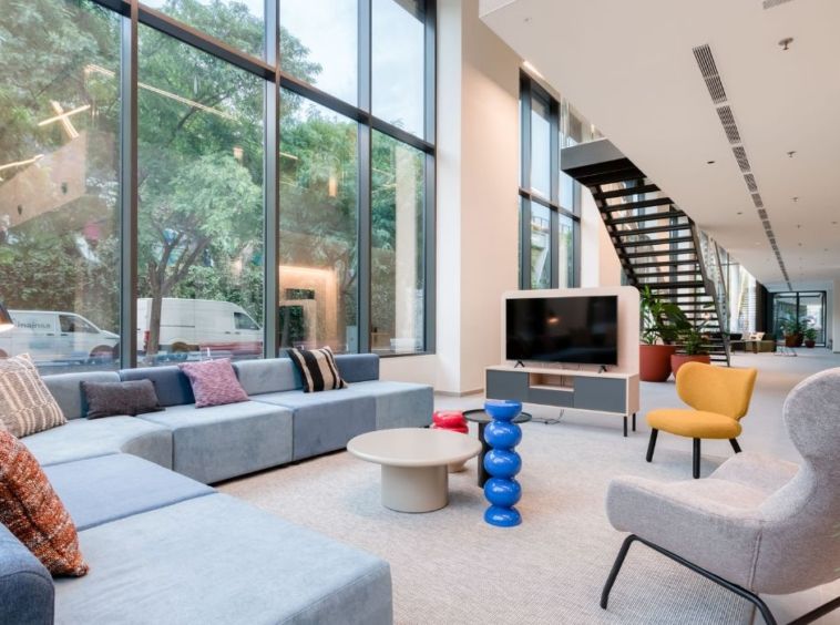 Livensa Living Barcelona Sants Badal