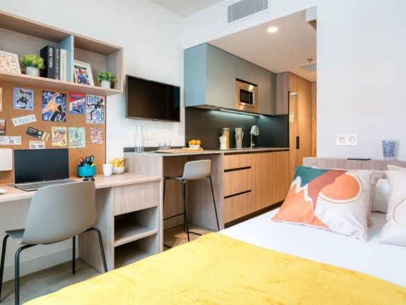 Livensa Living Barcelona Sants Badal