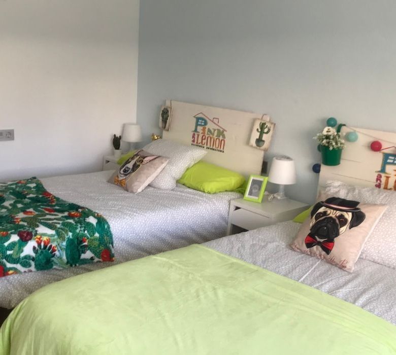 Residencia de Estudiantes Pink and Lemon