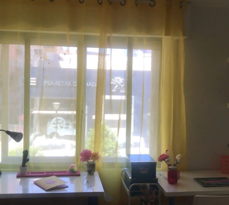 Residencia de Estudiantes Pink and Lemon