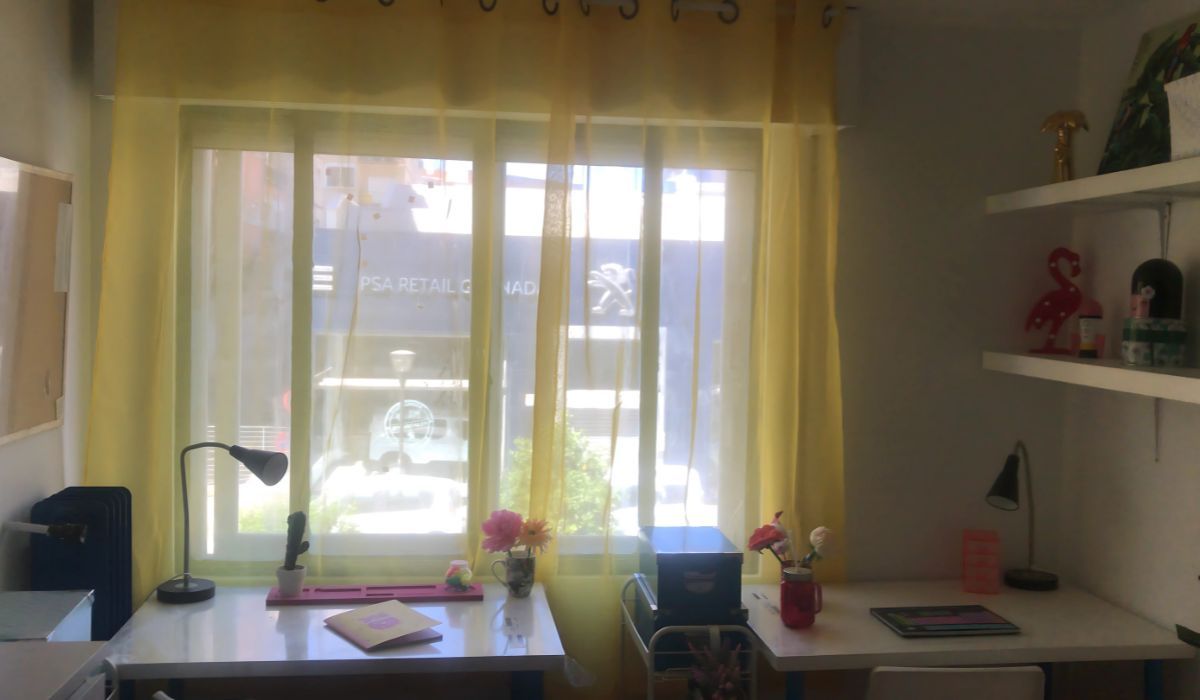 Residencia de Estudiantes Pink and Lemon