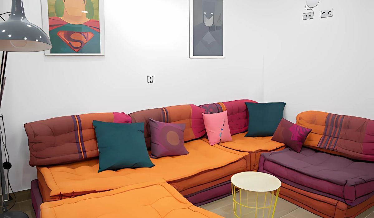 Residencia de Estudiantes Pink and Lemon