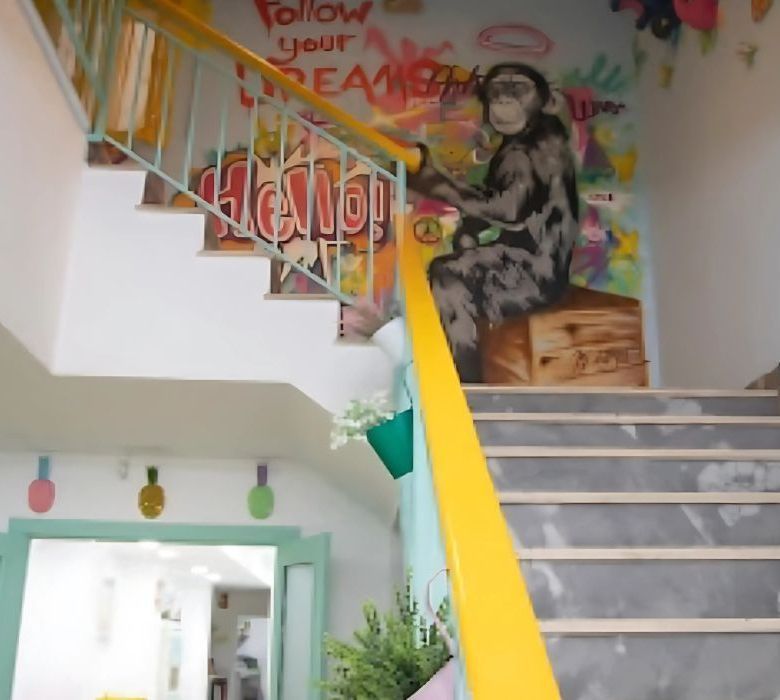 Residencia de Estudiantes Pink and Lemon