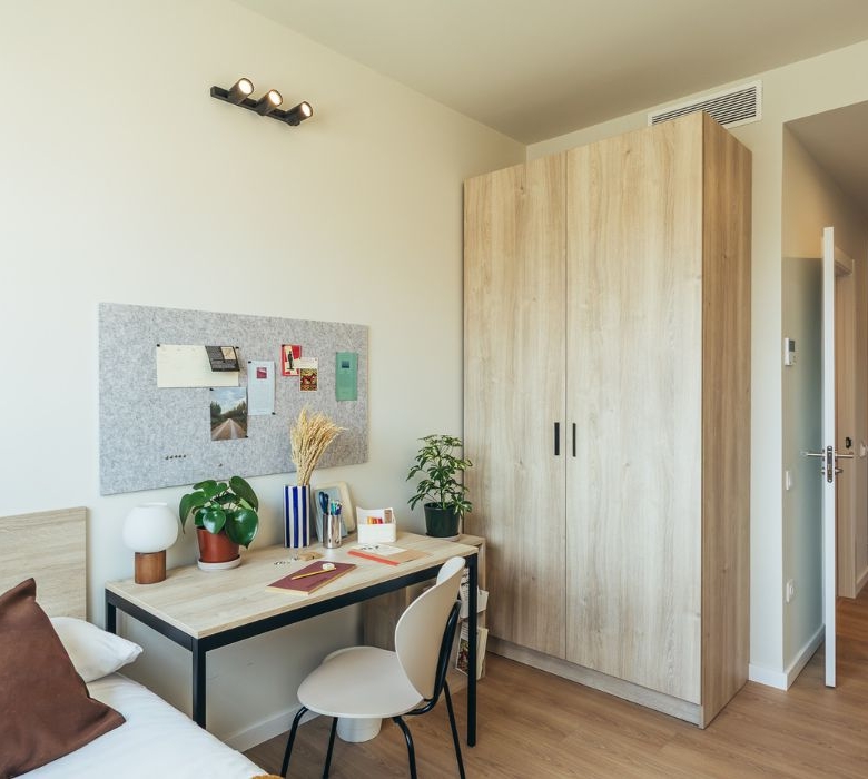 Yugo Terrassa Can Telar Student Residence