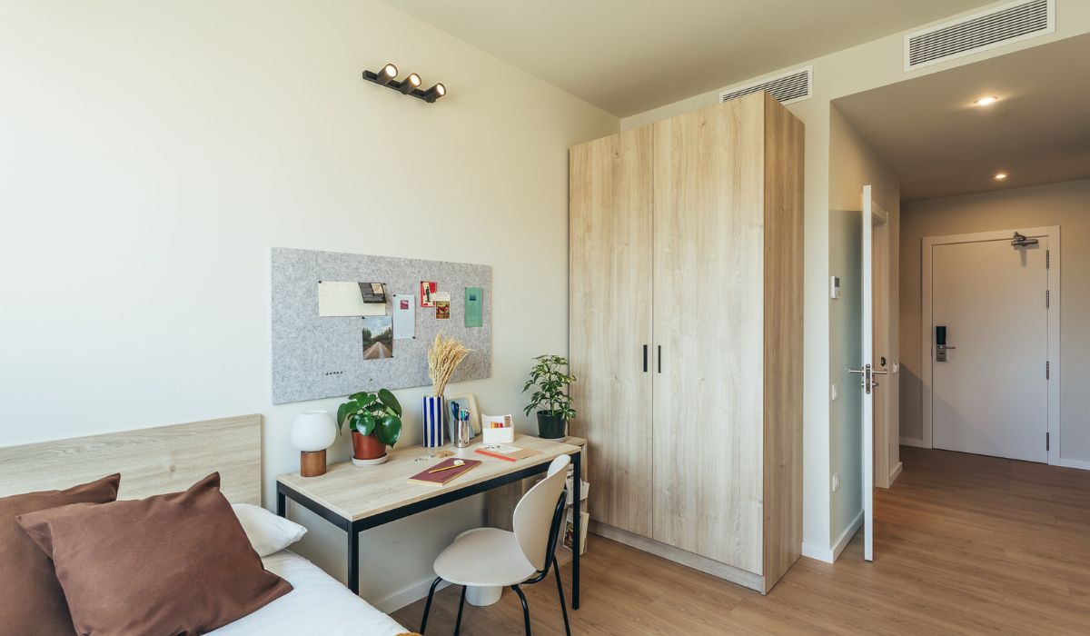 Yugo Terrassa Can Telar Student Residence