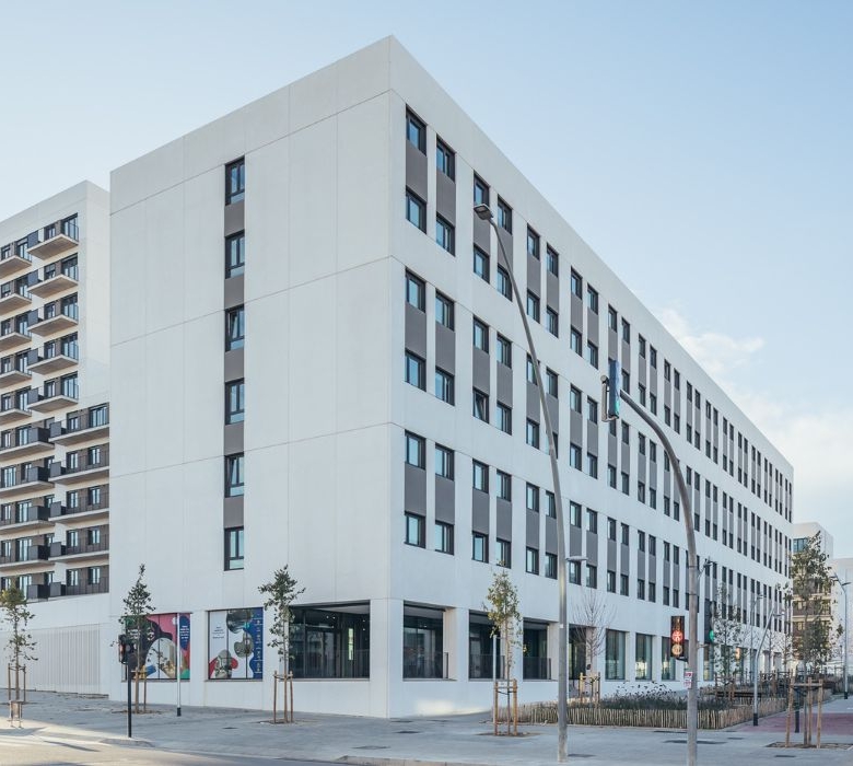 Yugo Terrassa Can Telar Student Residence