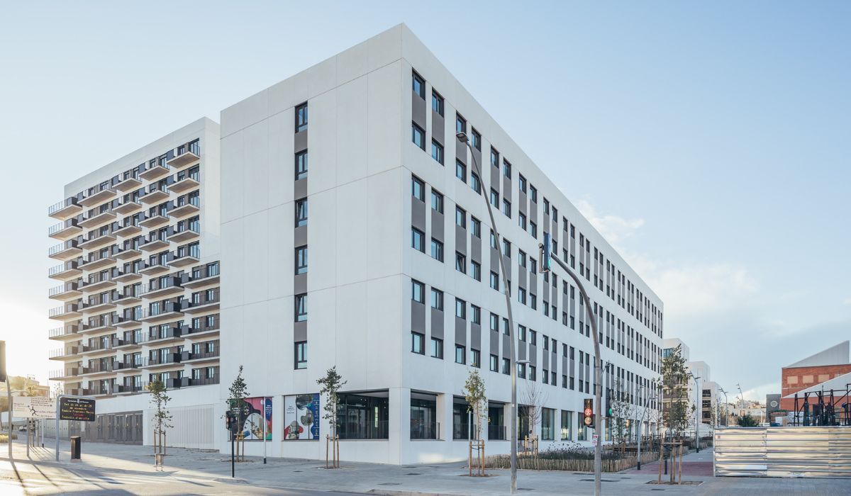 Yugo Terrassa Can Telar Student Residence