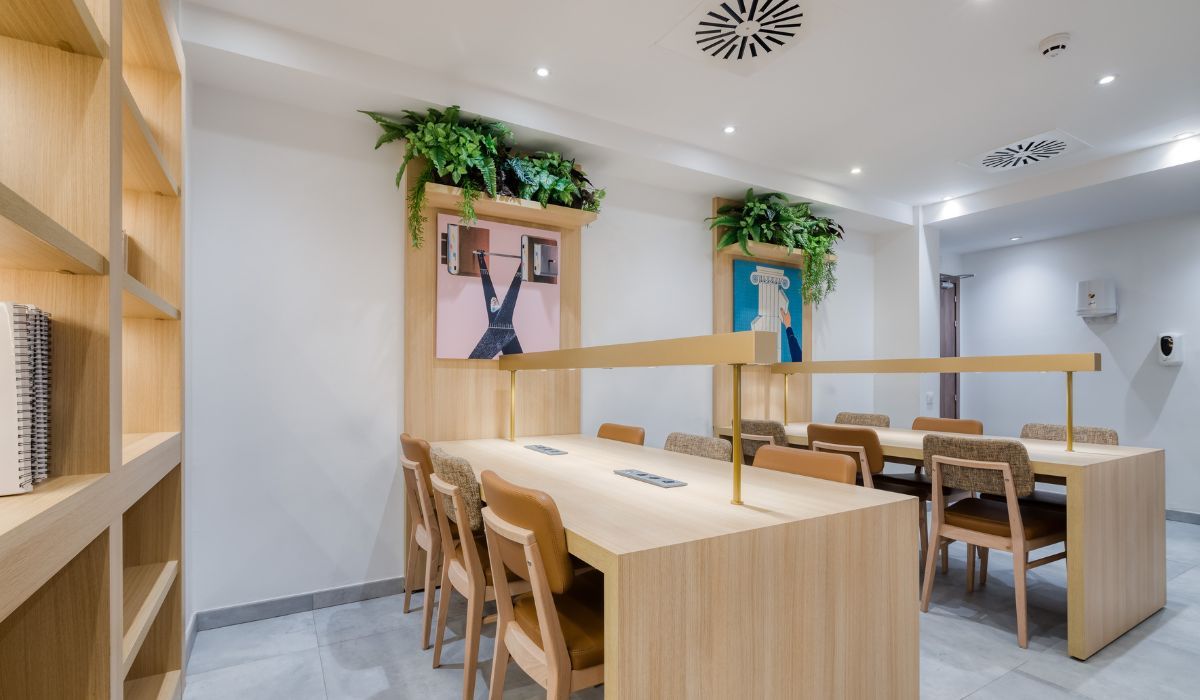 Sala de estudio Livensa Living Barcelona Marina