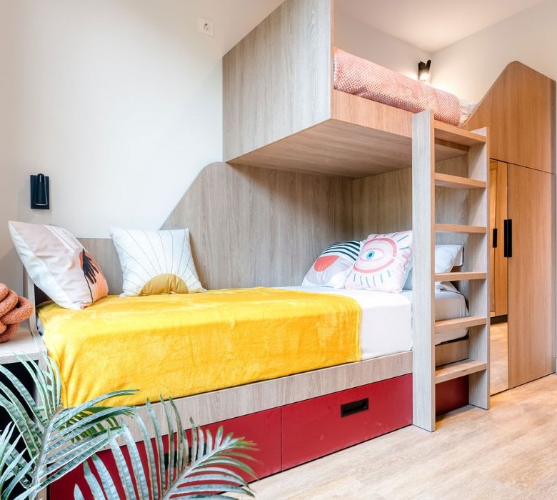 Residencia Universitaria Livensa Living Barcelona Sants Badal