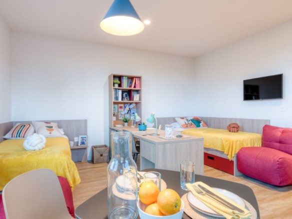 Residencia de estudiantes Livensa Living Barcelona Parallel