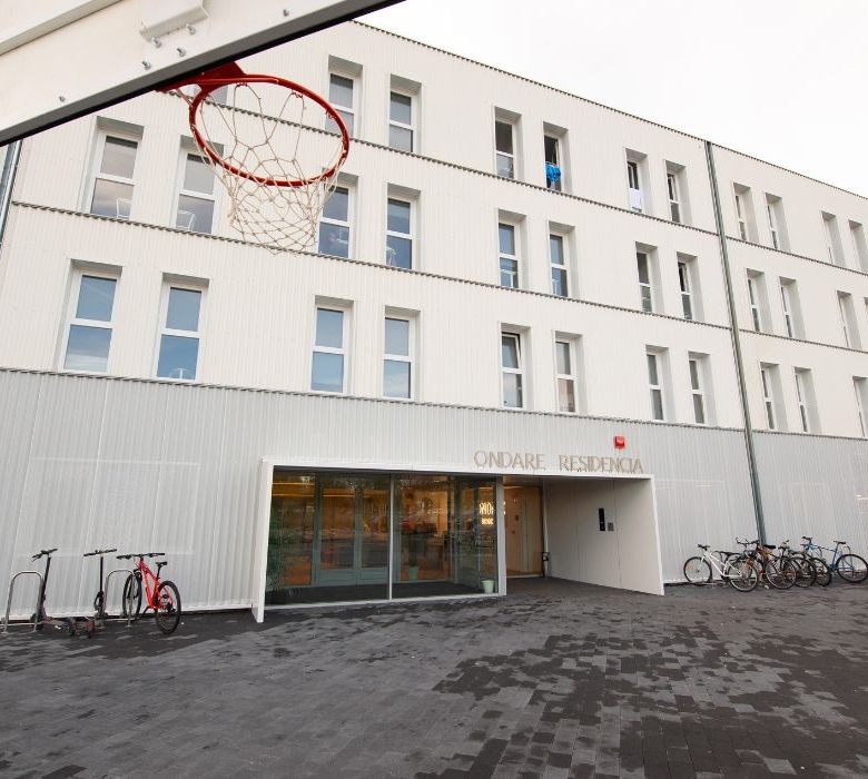 Residencia Universitaria Ondare Living