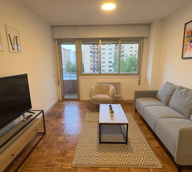 Residencia de estudiantes / Coliving Cohousing Pamplona