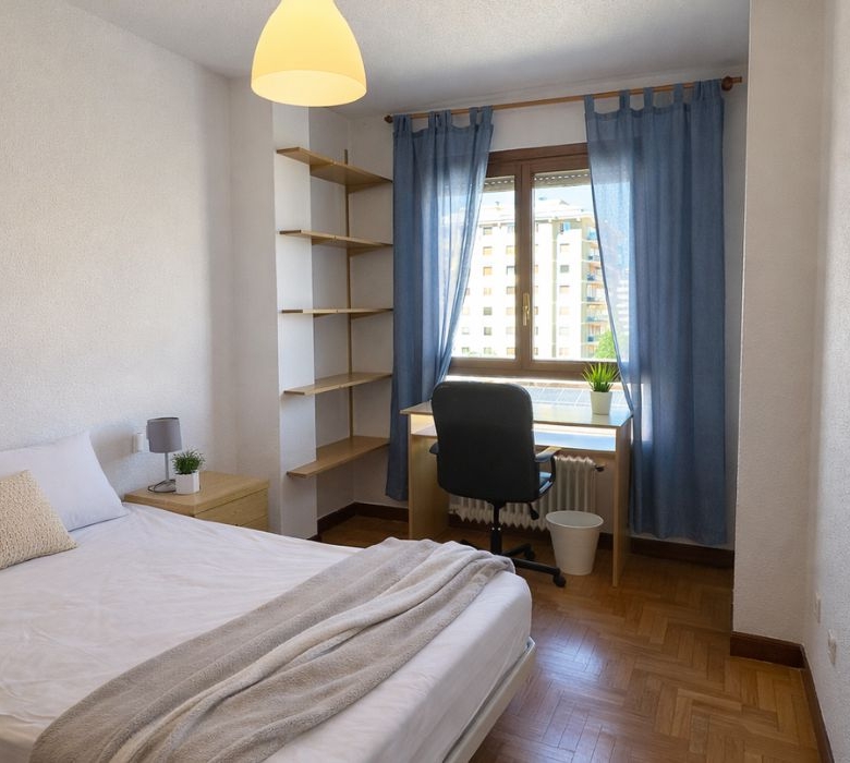 Residencia de estudiantes / Coliving Cohousing Pamplona