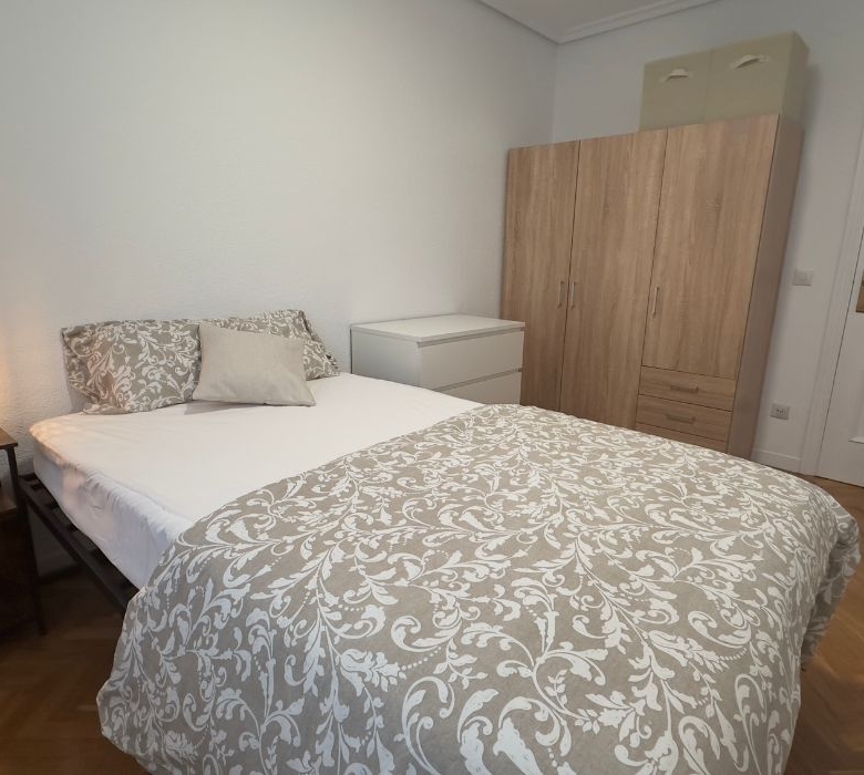 Residencia de estudiantes / Coliving Cohousing Pamplona