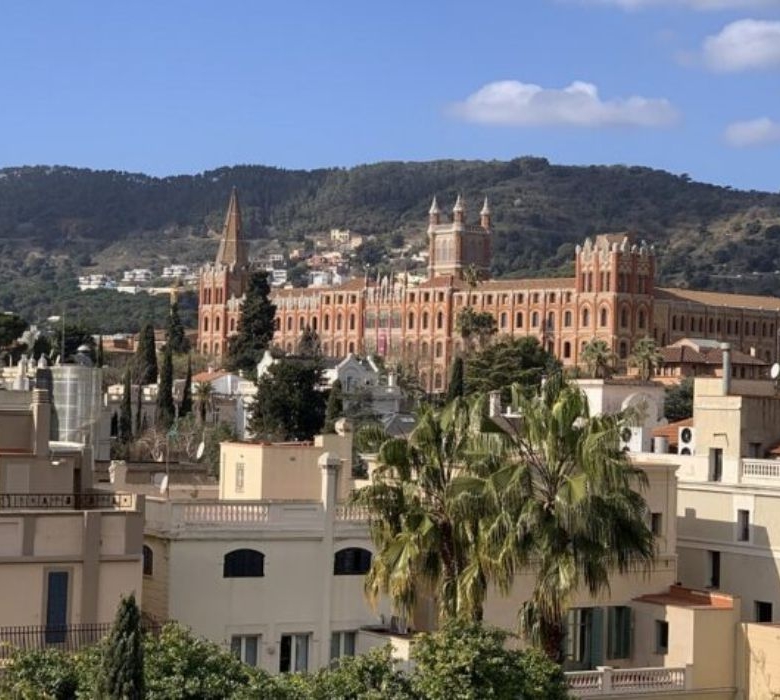 Residenz der Universität Madre Güell - Barcelona