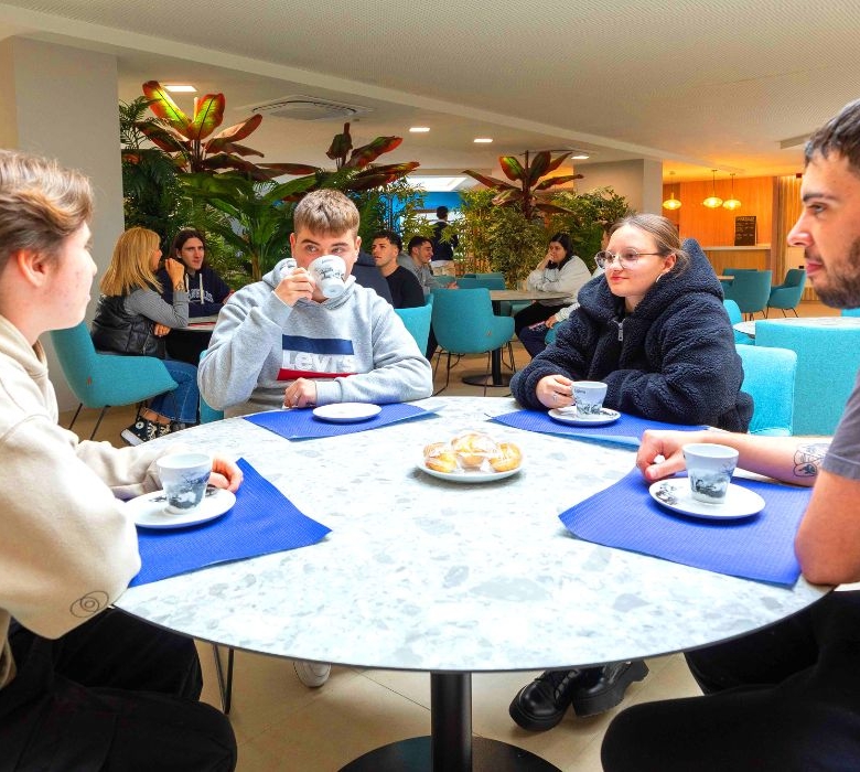 Residencia de Estudiantes CESUR Suites Málaga