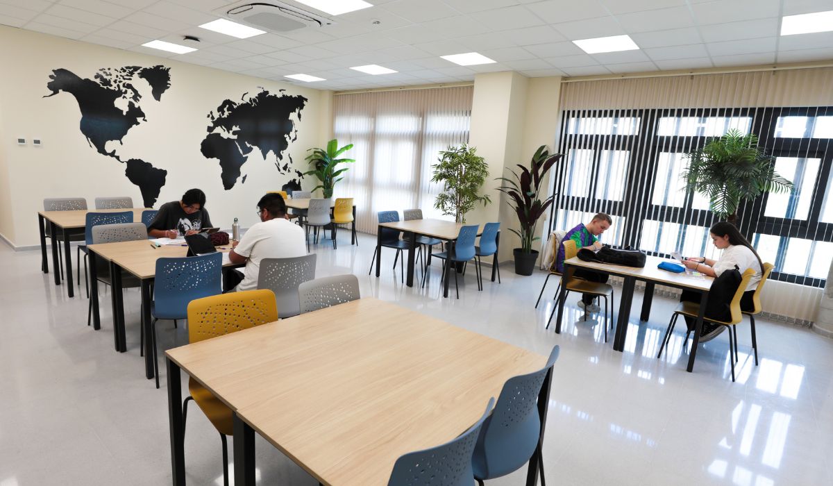 Residencia de Estudiantes CESUR Suites Málaga