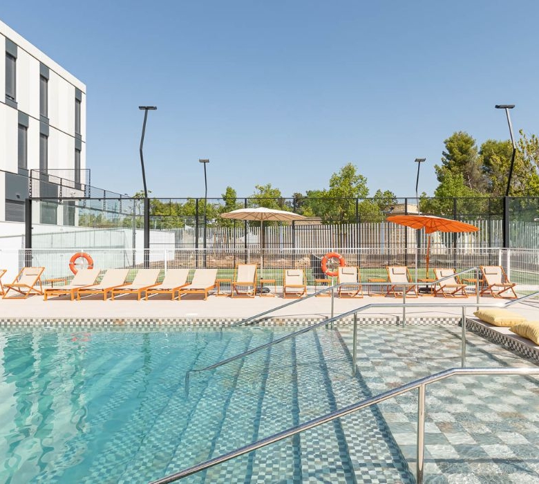 Residencia Canvas Student Sevilla Lago