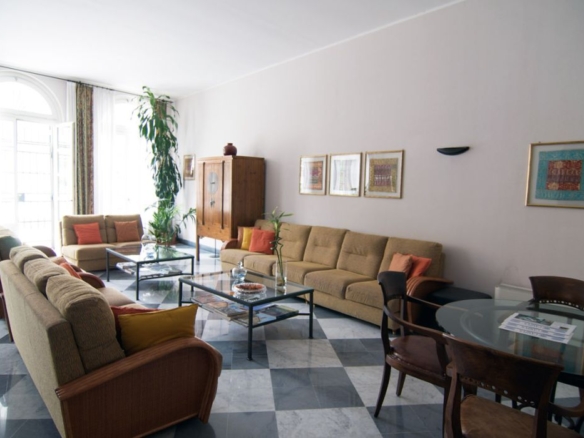Residencia Universitaria Femenina Capodifaro Génova