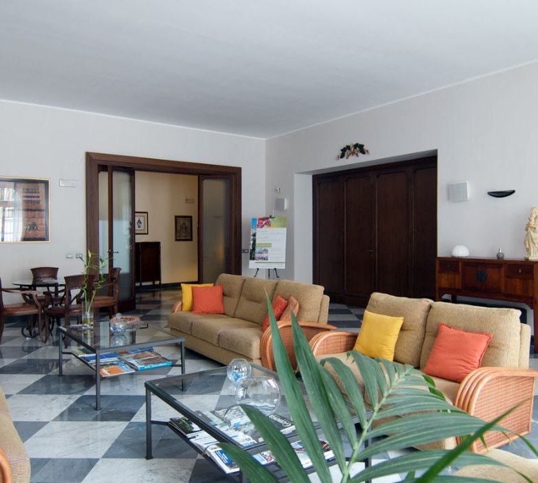 Residencia Universitaria Femenina Capodifaro Génova