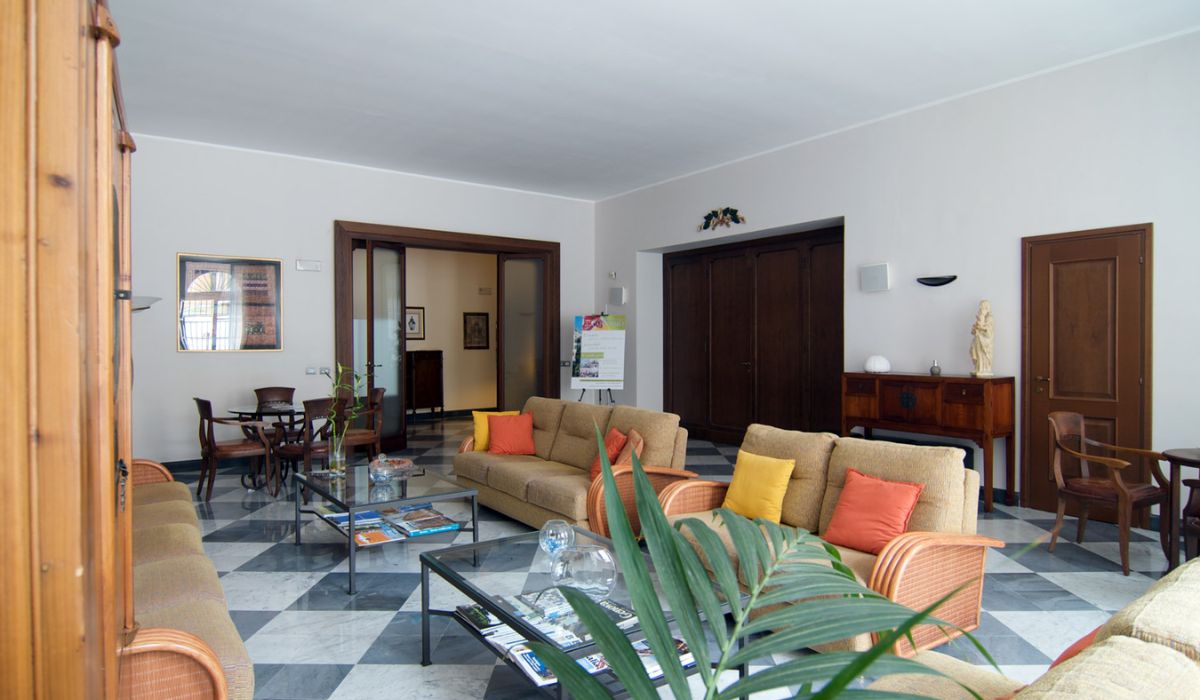 Residencia Universitaria Femenina Capodifaro Génova