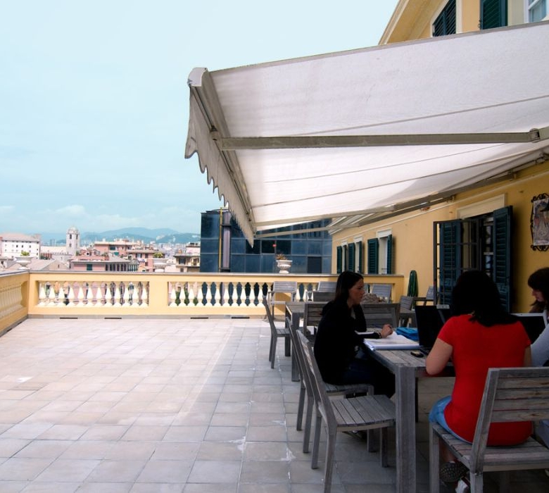 Residencia Universitaria Femenina Capodifaro Génova